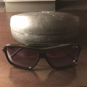 Beryll black sunglasses for men or women
